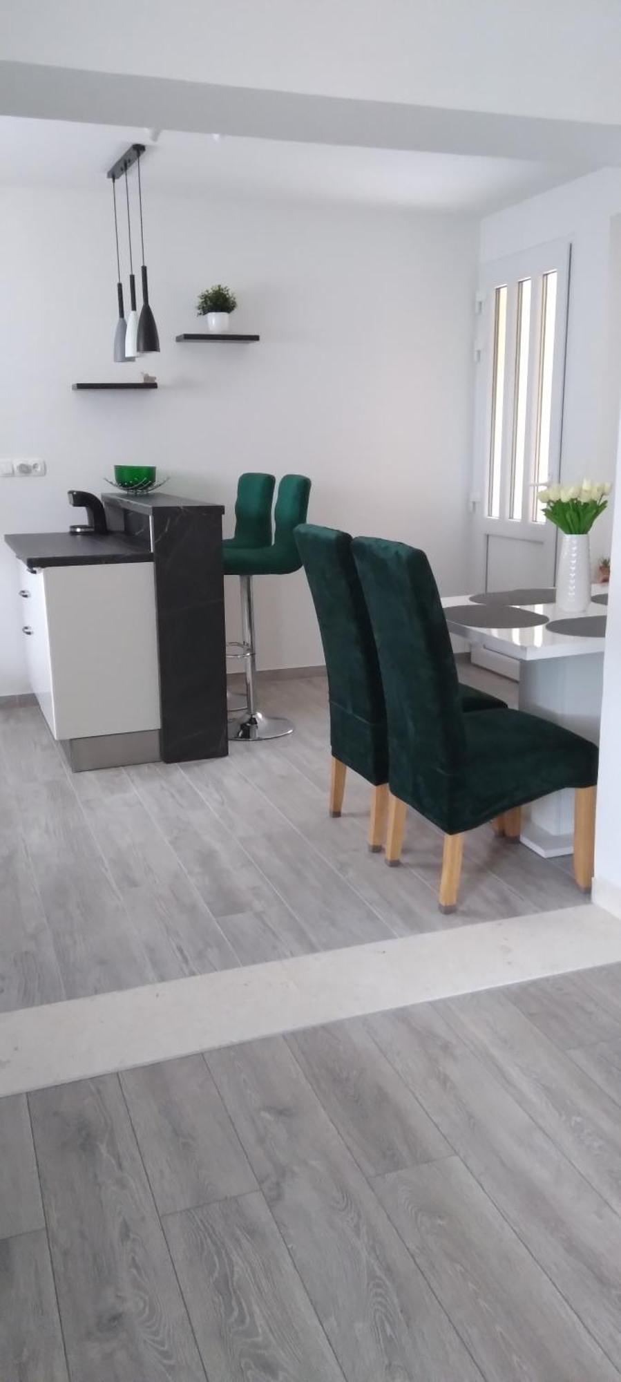 Apartment Seaview Jelsa Racic Exterior photo
