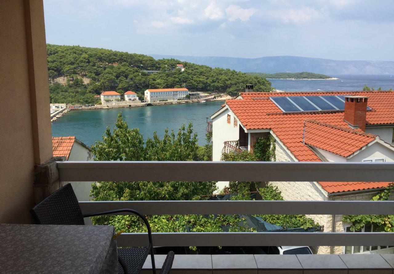 Apartment Seaview Jelsa Racic Exterior photo