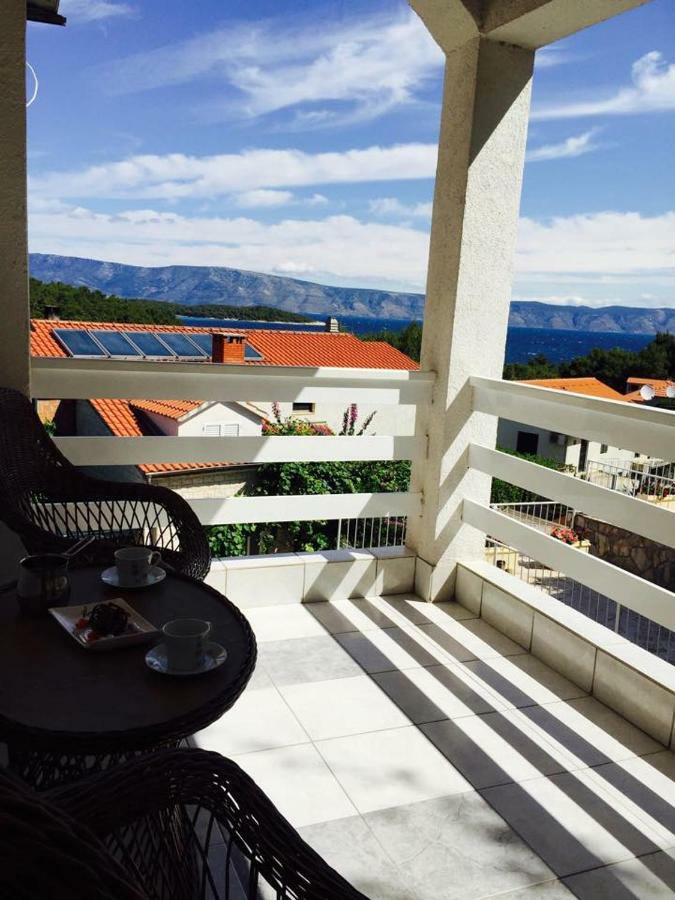 Apartment Seaview Jelsa Racic Exterior photo